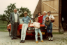 1985 Anna Kok en de familie Scheer op bezoek in Deest