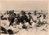 1934-08-21 Anna Kok en anderen op het strand
