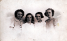 1942-08-29 de vier zussen Stam: Fie, Janny, Rina en Nel